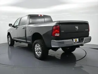 Ram 2500 2018 4x4 SLT 6 plazas Cabina Completa Estribos Laterales 6.3 pies