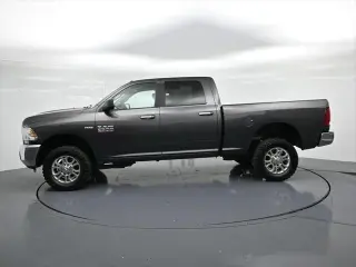 Ram 2500 2018 4x4 SLT 6 plazas Cabina Completa Estribos Laterales 6.3 pies