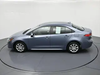 Toyota Corolla 2024 LE Sedán de 4 puertas