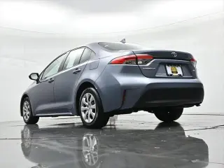 Toyota Corolla 2024 LE Sedán de 4 puertas