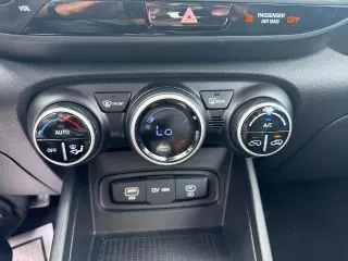 Hyundai VENUE 2025 SEL 4dr Crossover