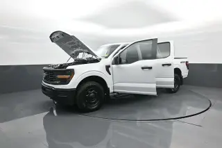 Ford F-150 2025 4x4 XL 4dr SuperCrew 5.5 ft. SB