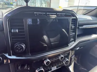 Ford F-150 2023 4x4 Lariat 4dr SuperCrew 5.5 ft. SB