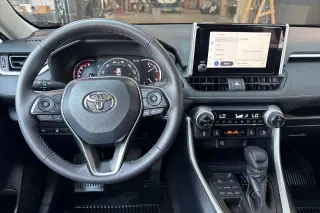 Toyota RAV4 2025 AWD XLE 4dr SUV