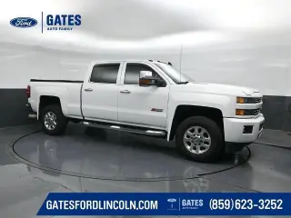 Chevrolet Silverado 3500HD 2015 4x4 LTZ 4p Cabina de Tripulação SRW