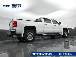 Chevrolet Silverado 3500HD 2015 4x4 LTZ 4p Cabina de Tripulação SRW