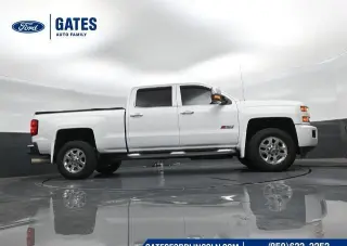 Chevrolet Silverado 3500HD 2015 4x4 LTZ 4p Cabina de Tripulação SRW