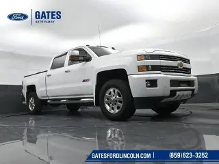 Chevrolet Silverado 3500HD 2015 4x4 LTZ 4p Cabina de Tripulação SRW
