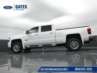 Chevrolet Silverado 3500HD 2015 4x4 LTZ 4p Cabina de Tripulação SRW