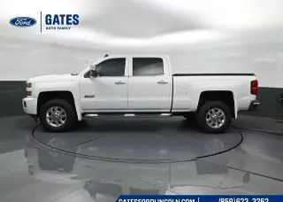 Chevrolet Silverado 3500HD 2015 4x4 LTZ 4p Cabina de Tripulação SRW