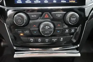 Jeep Grand Cherokee 2020 4x4 Laredo SUV 4p.