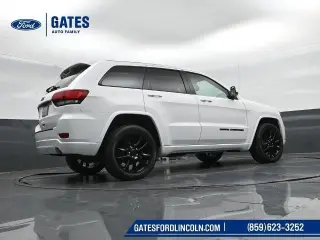 Jeep Grand Cherokee 2020 4x4 Laredo SUV 4p.