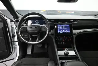 Jeep Grand Cherokee 2025 4x4 Laredo SUV de 4 puertas