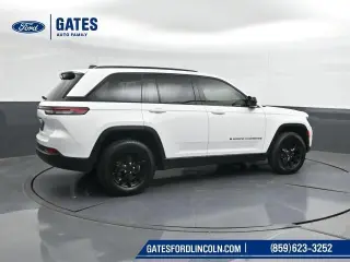 Jeep Grand Cherokee 2025 4x4 Laredo SUV de 4 puertas