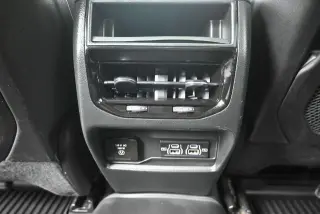 Jeep Grand Cherokee 2025 4x4 Laredo SUV de 4 puertas
