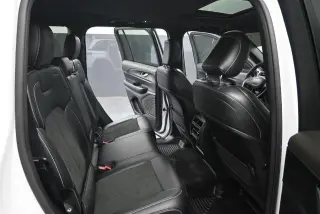 Jeep Grand Cherokee 2025 4x4 Laredo SUV de 4 puertas