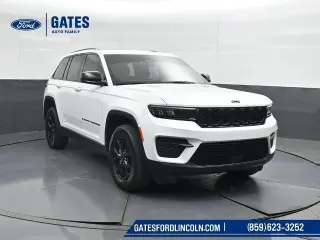 Jeep Grand Cherokee 2025 4x4 Laredo SUV de 4 puertas