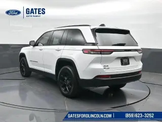 Jeep Grand Cherokee 2025 4x4 Laredo SUV de 4 puertas