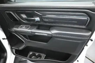 Ram 1500 2022 4x4 Limited 4 puertas Cabina Doble 5,6 pies SB Pickup