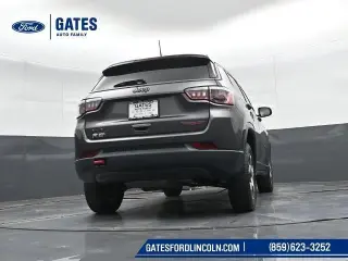 Jeep Compass 2022 4x4 Trailhawk SUV de 4 puertas
