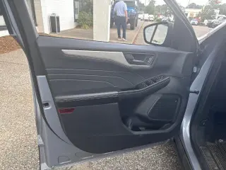 Ford Escape 2022 SE 4dr SUV