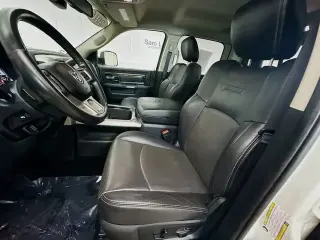 Ram 3500 2016 4x4 Laramie 4p. Cabina de Tripulación 6,3 pies. Caja Larga SRW Camioneta