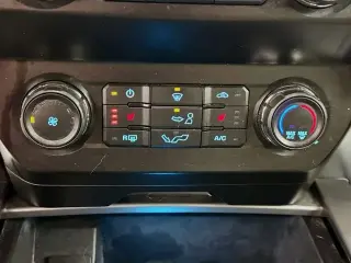 Ford F-150 2019 4x4 XLT 4p SuperCrew 6.9 ft. CA