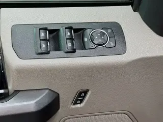 Ford F-150 2019 4x4 XLT 4p SuperCrew 6.9 ft. CA