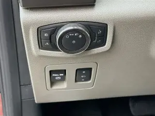 Ford F-150 2019 4x4 XLT 4p SuperCrew 6.9 ft. CA