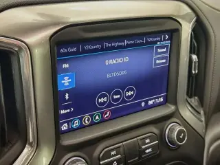 Chevrolet Silverado 1500 2019 4x4 LTZ 4p Camión de pasajeros estándar 5.8 pies CA