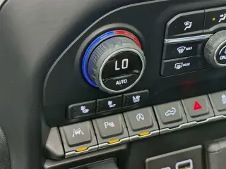 Chevrolet Silverado 1500 2019 4x4 LTZ 4p Camión de pasajeros estándar 5.8 pies CA