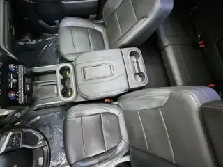 Chevrolet Silverado 1500 2019 4x4 LTZ 4p Camión de pasajeros estándar 5.8 pies CA