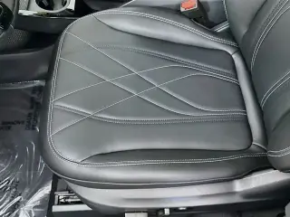 Ford Mustang Mach-E 2025 Select SUV 4p.