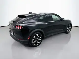 Ford Mustang Mach-E 2025 Select SUV 4p.
