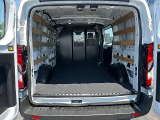 Ford Transit 2024 250 3 puertas SWB Furgón de techo bajo