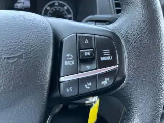 Ford Transit 2024 250 3 puertas SWB Furgón de techo bajo