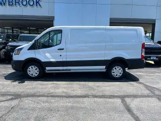 Ford Transit 2024 250 3 puertas SWB Furgón de techo bajo