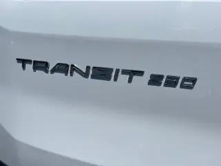 Ford Transit 2024 250 3 puertas SWB Furgón de techo bajo