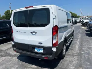 Ford Transit 2024 250 3 puertas SWB Furgón de techo bajo