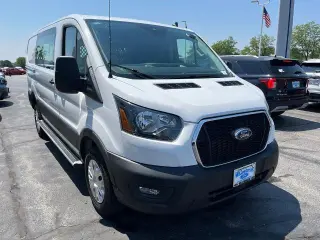 Ford Transit 2024 250 3 puertas SWB Furgón de techo bajo