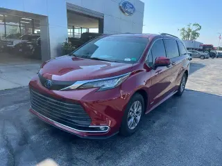Toyota Sienna 2021 XLE 7 pasajeros Miniván de 4 puertas