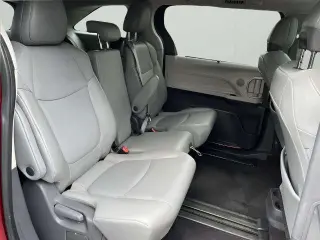Toyota Sienna 2021 XLE 7 pasajeros Miniván de 4 puertas