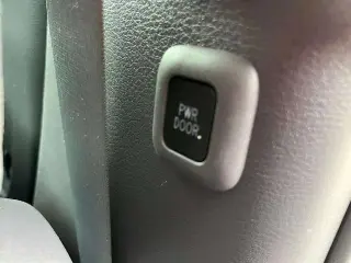 Toyota Sienna 2021 XLE 7 pasajeros Miniván de 4 puertas