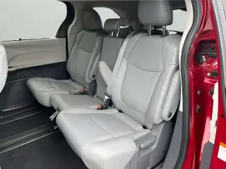 Toyota Sienna 2021 XLE 7 pasajeros Miniván de 4 puertas