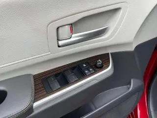 Toyota Sienna 2021 XLE 7 pasajeros Miniván de 4 puertas