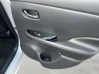 Nissan LEAF 2016 SL 5 puertas portón trasero