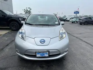 Nissan LEAF 2016 SL 5 puertas portón trasero