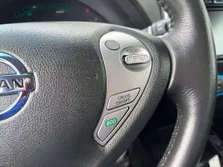 Nissan LEAF 2016 SL 5 puertas portón trasero