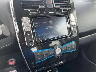 Nissan LEAF 2016 SL 5 puertas portón trasero