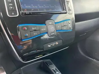 Nissan LEAF 2016 SL 5 puertas portón trasero